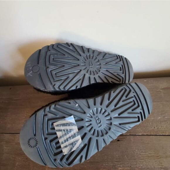 UGG OH FLUFFITA BLACK SHEEPSKIN SLIPPER SLIDE SANDALS 1120876 Size 8 - Picture 8 of 9